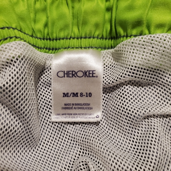 Boys Board Shorts & Rash Guard - Picture 4 of 6